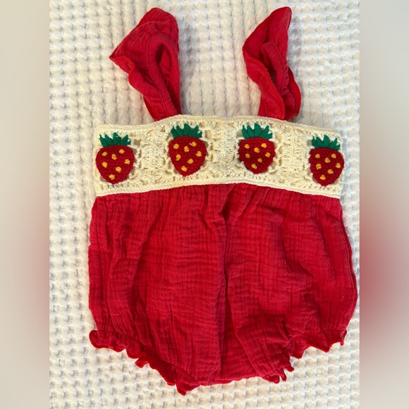 Tullabee Girl’s Sawyer Strawberry Boho Whimsical Crochet Bubble Romper: 0-3M - Picture 3 of 3